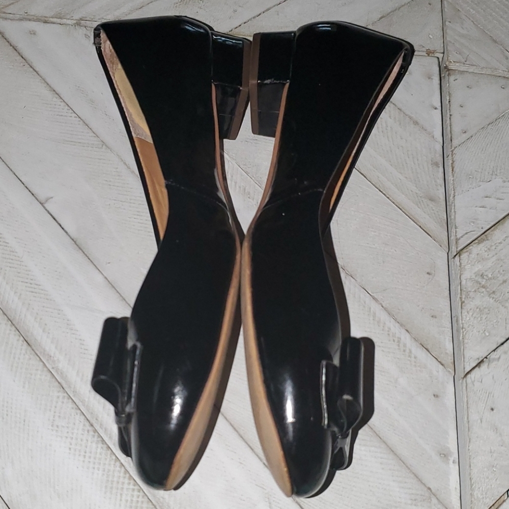 J. CREW S. 7.5 Black Patent Leather Bow On Top